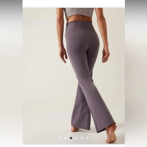 NWT Athleta Salutation stash flare pant - Picture 3 of 5